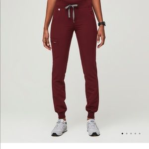 XS Regular Figs Zamora Jogger Scrub Pants- Burgundy
